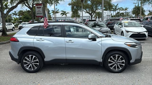 2024 Toyota Corolla Cross XLE - Photo 11