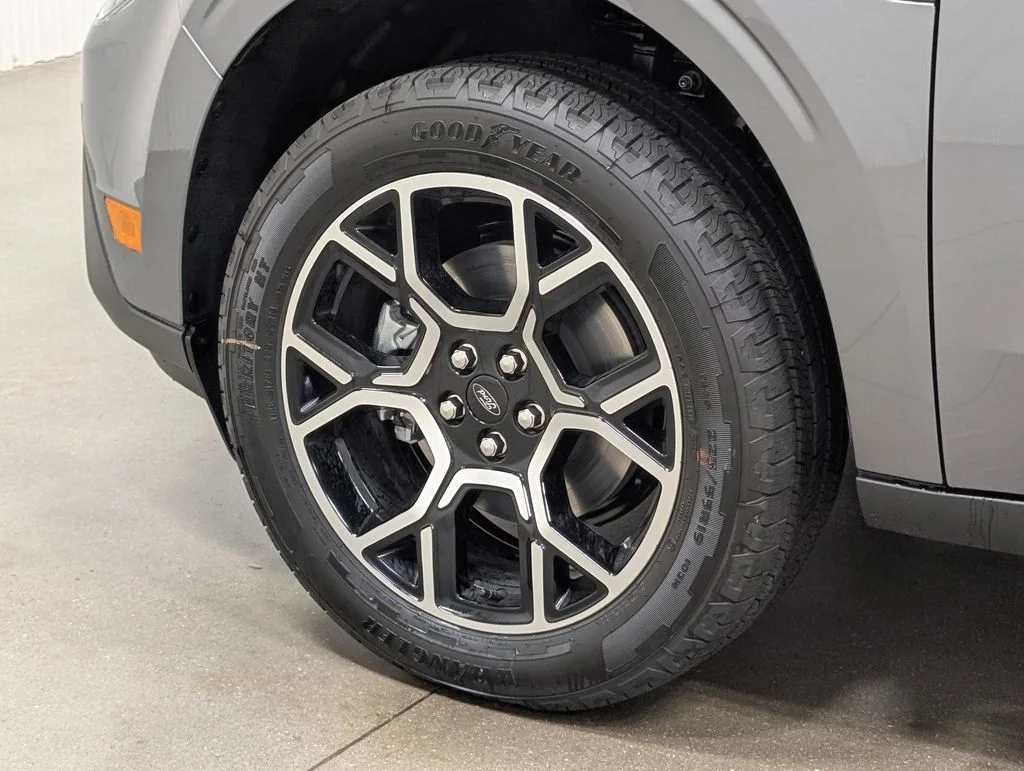 New 2026 Carbonized Gray Metallic Ford Lariat® image 2
