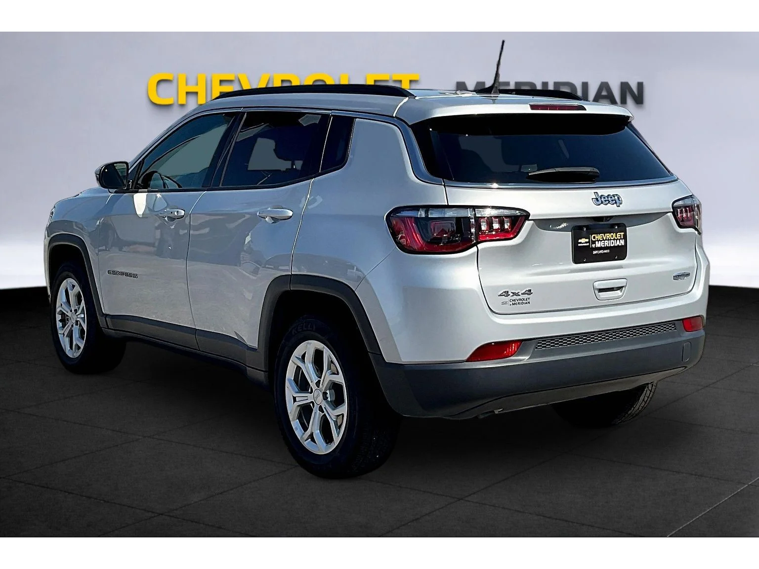 Used 2024 Silver Jeep Latitude image 2