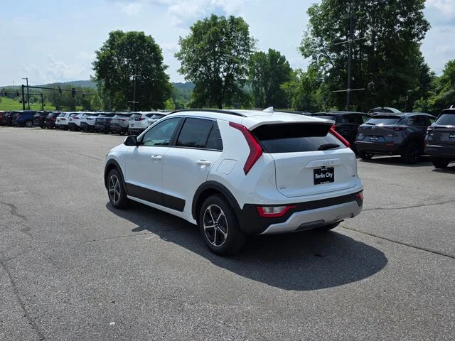 New 2026 Snow White Pearl Kia LX image 6
