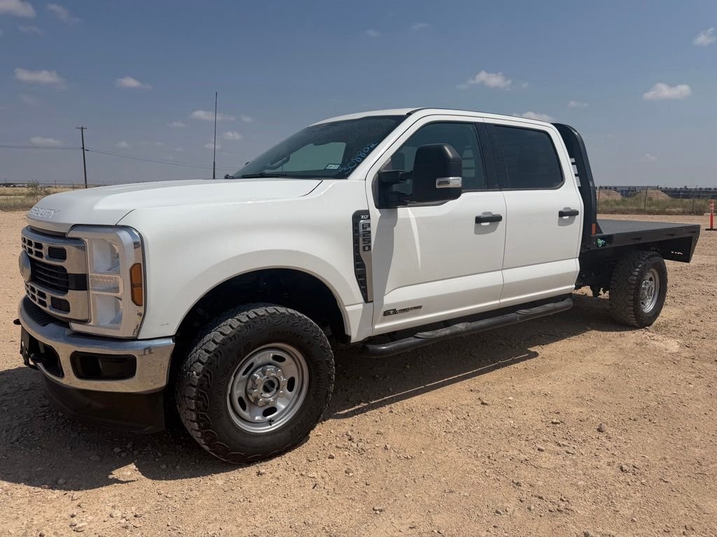 Used 2025 Oxford White Ford XLT image 4