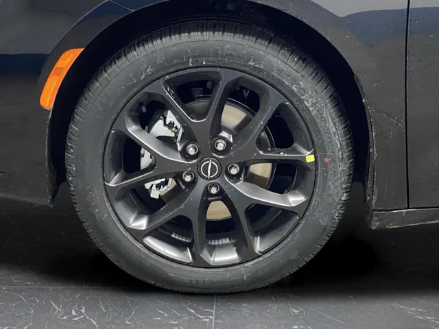 New 2026 Diamond Black Crystal Pearl-Coat Exterior Paint Chrysler Select image 37