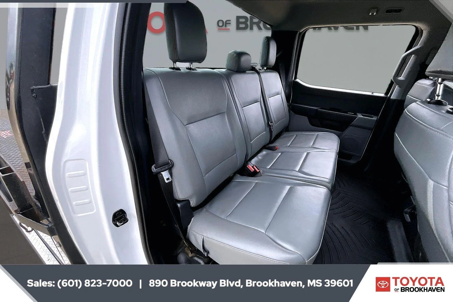 Used 2023 Oxford White Ford XL image 20