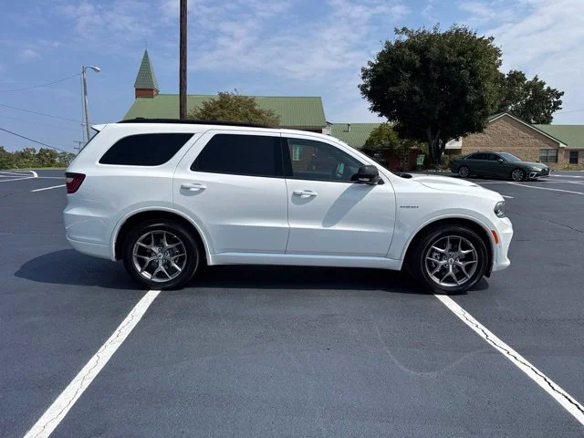 New 2027 White Knuckle Clear-Coat Exterior Paint Dodge GT HEMI image 8