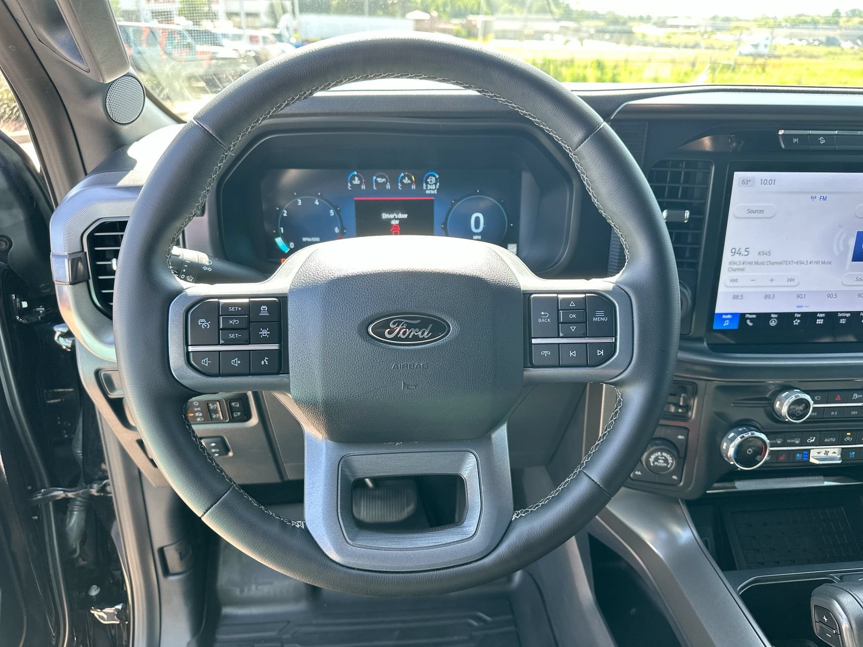 Used 2025 Black Metallic Ford LARIAT image 14