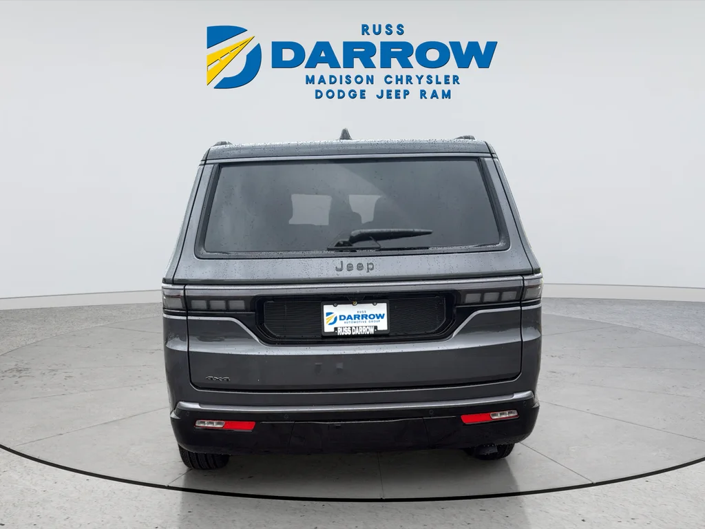 New 2026 Baltic Gray Metallic Clearcoat Jeep Summit Reserve image 4