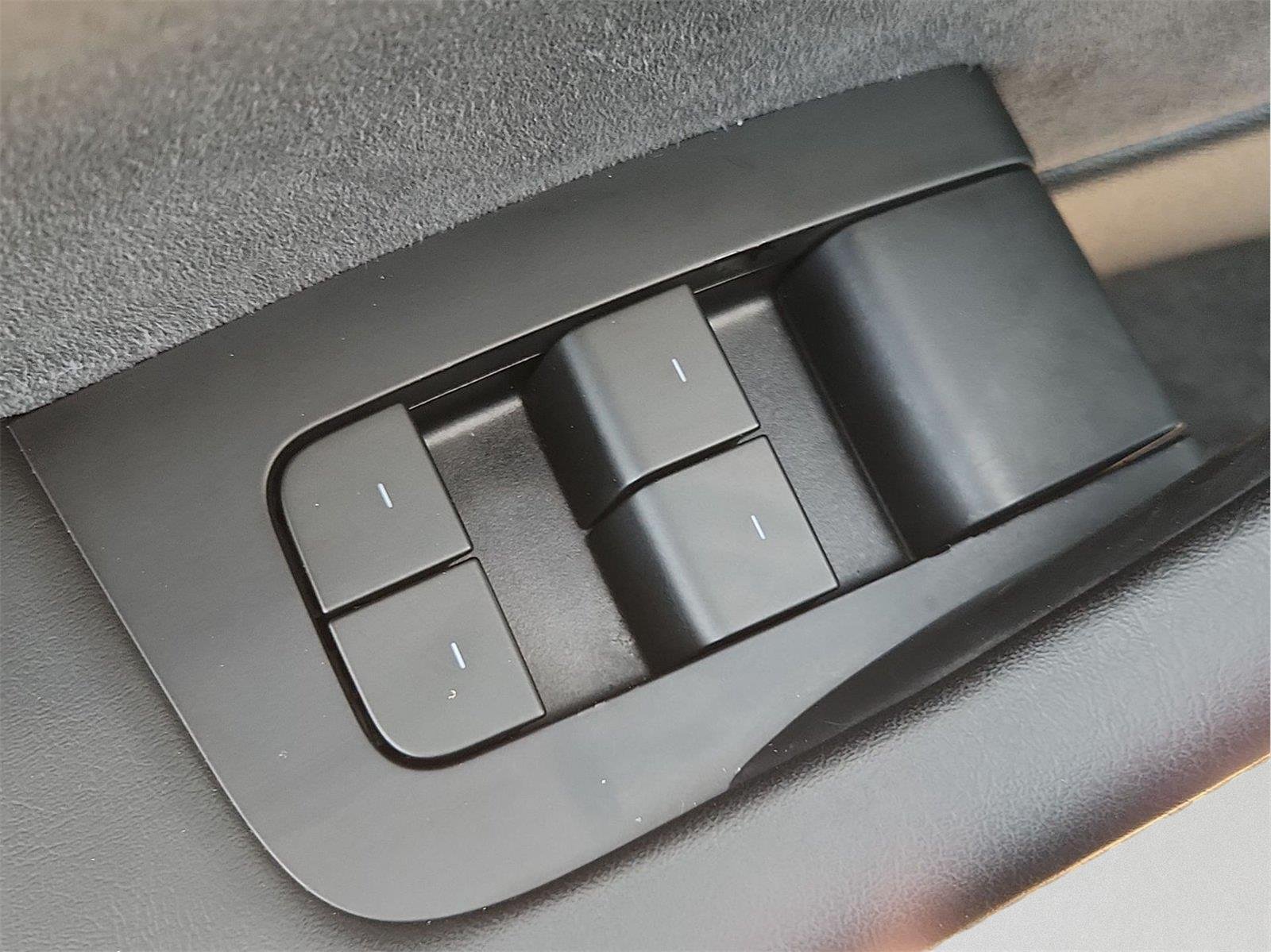2024 Tesla Model Y photo 23 of 33