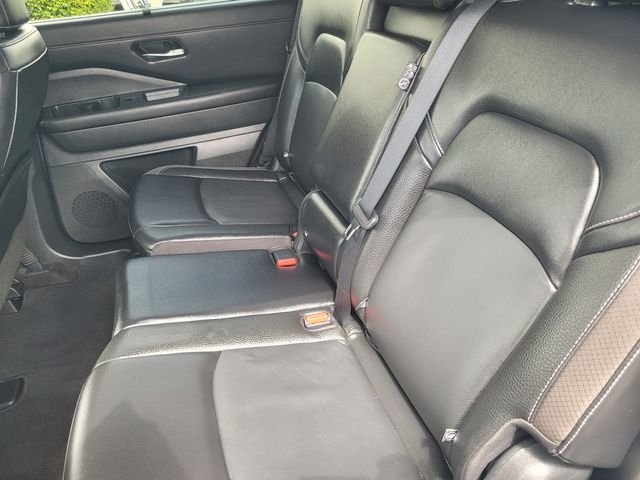 Used 2024 Silver Nissan SL image 15
