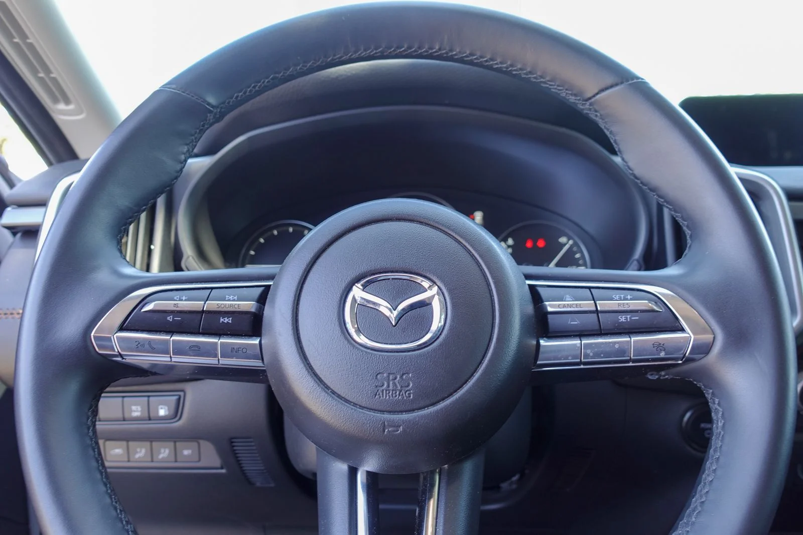Certified Used 2025 Wind Chill Pearl Mazda Premium image 20
