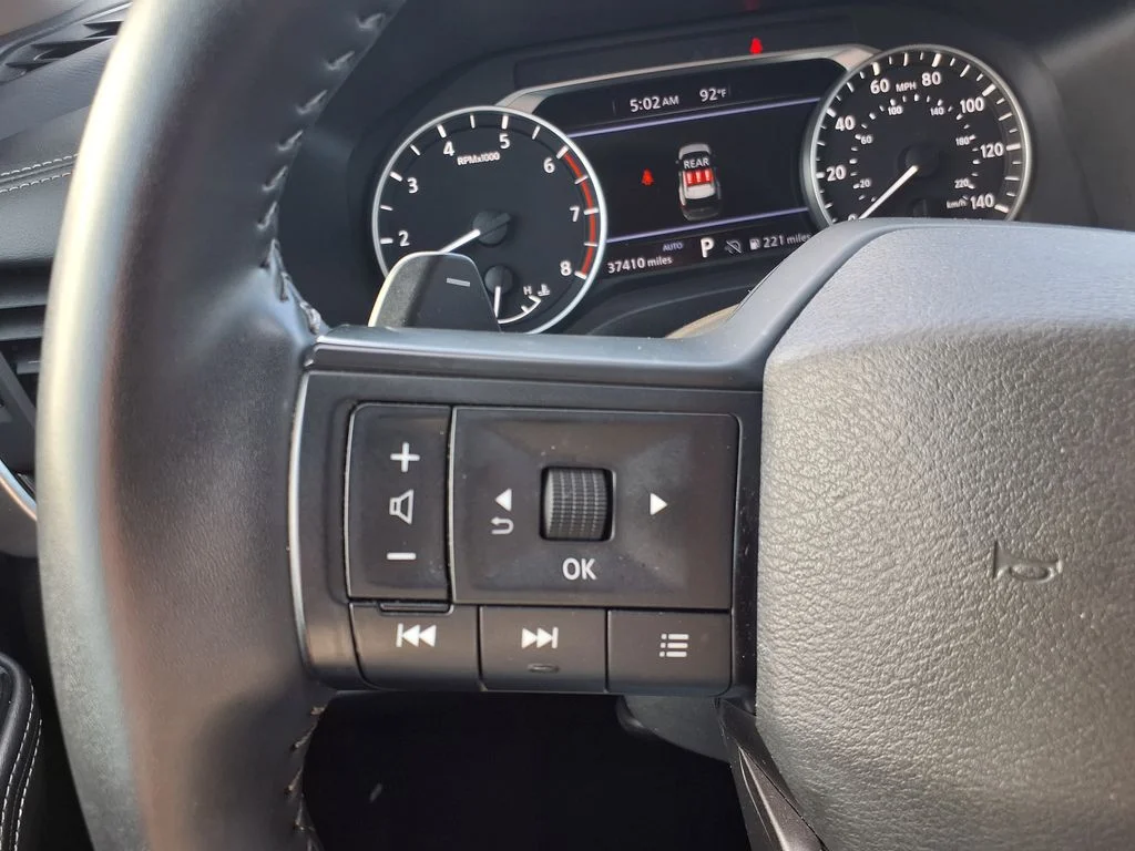 Used 2025 Silver Nissan SV image 27