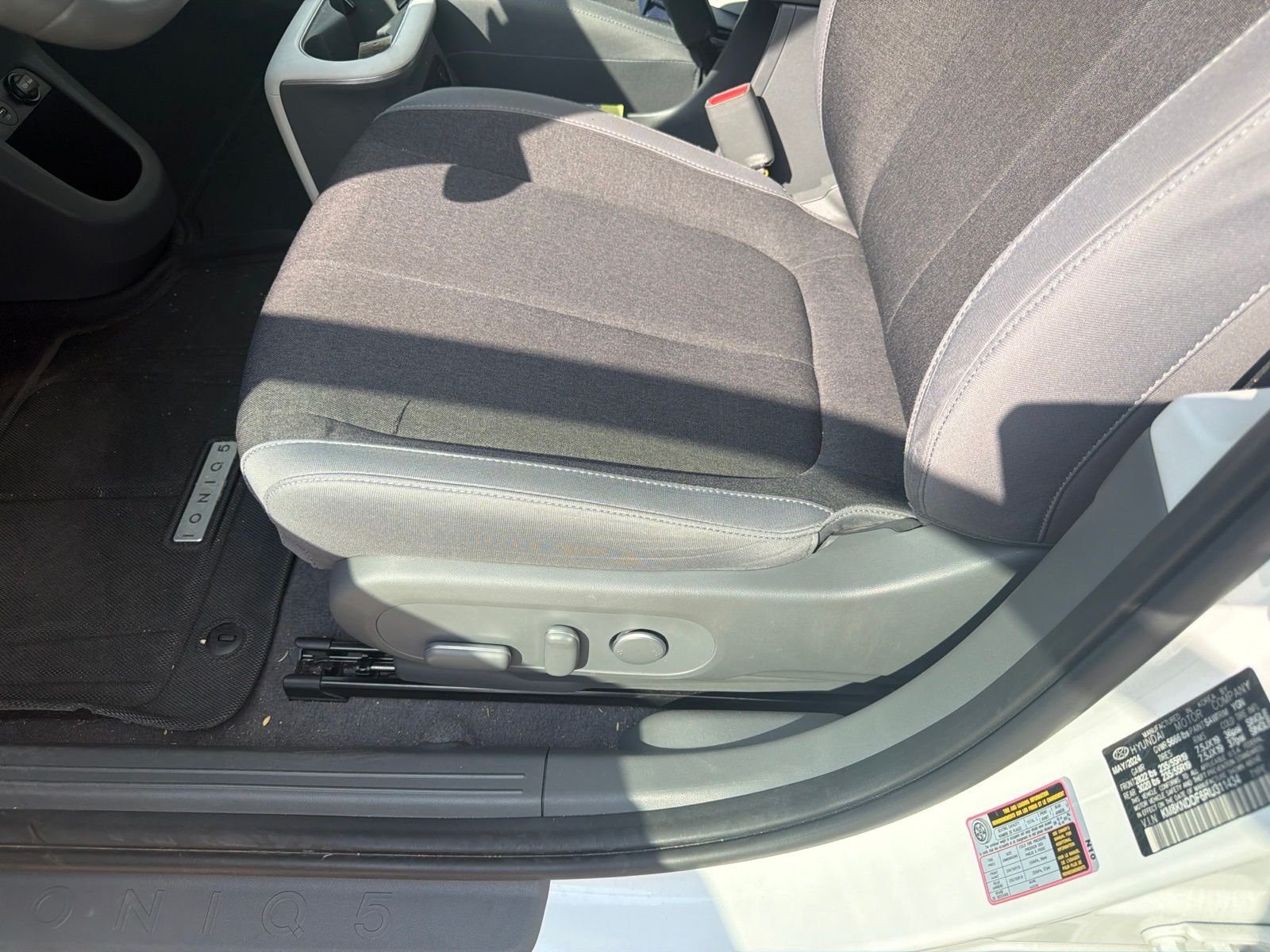 Certified Used 2024 Atlas White Hyundai SEL image 14
