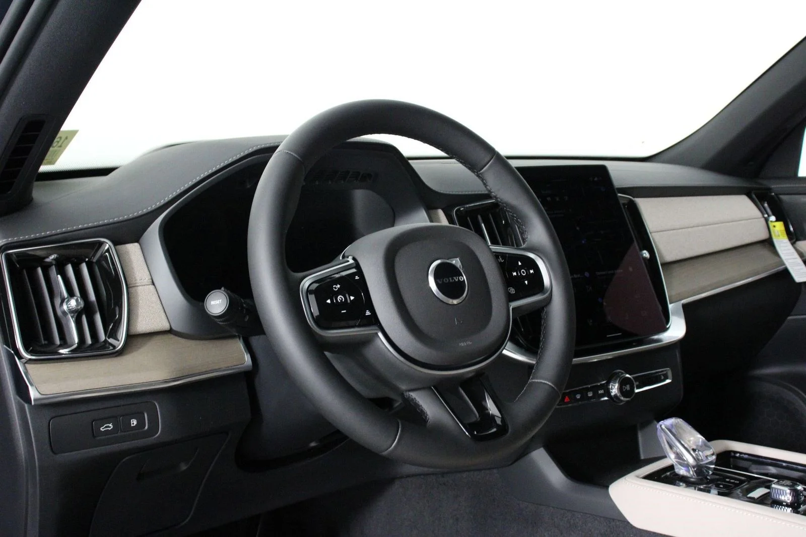 2026 Volvo XC90 Ultra - Photo 8
