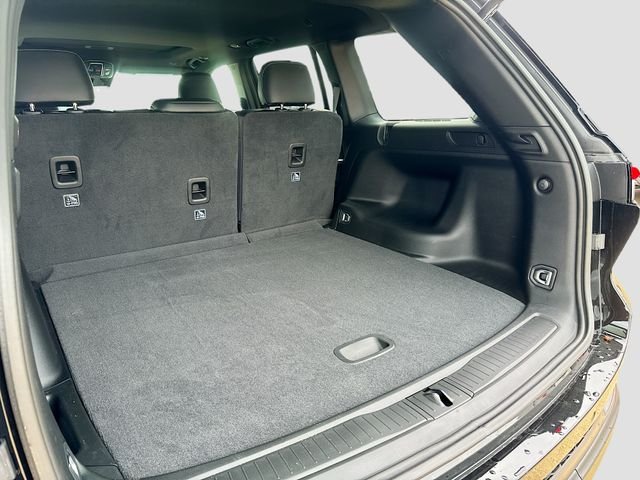 New 2026 Black Jeep Laredo Altitude image 30