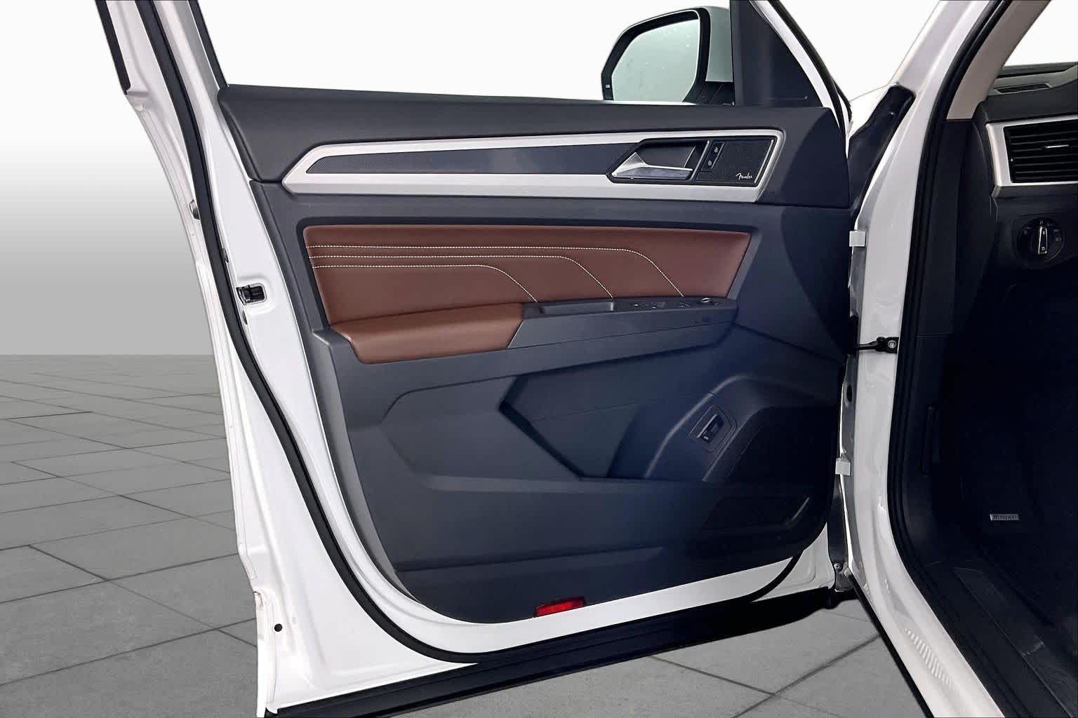 2023 Volkswagen Atlas SEL Premium R-Line - Photo 31
