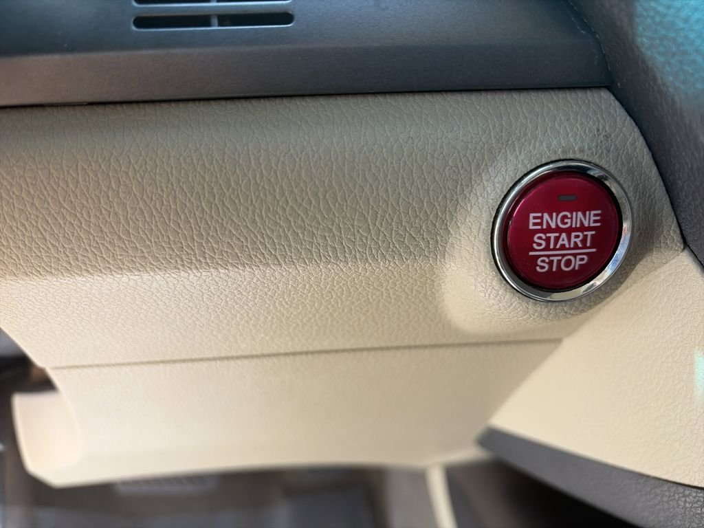 Used 2014  Acura Technology Package image 27