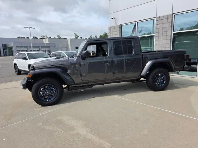 New 2026 Granite Crystal Metallic Clear-Coat Exterior Paint Jeep 85th Anniversary Edition image 5