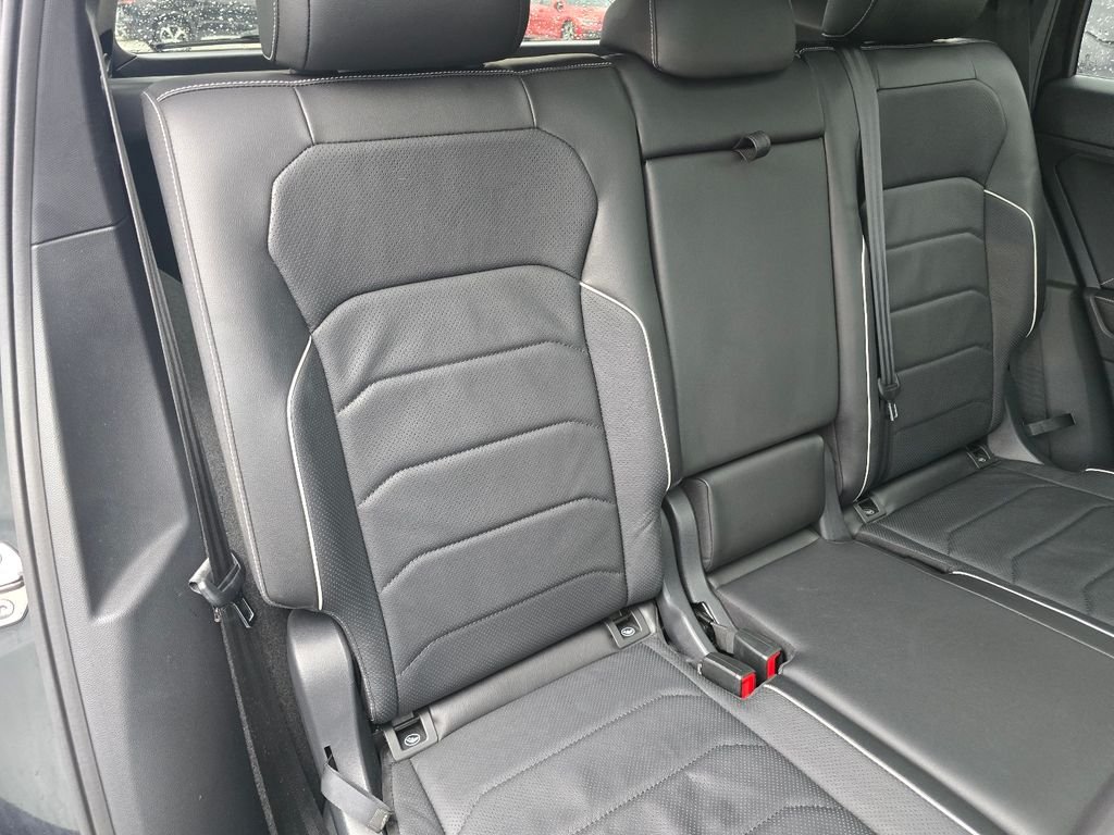 Used 2024 Black Volkswagen 2.0T SEL R-Line image 30