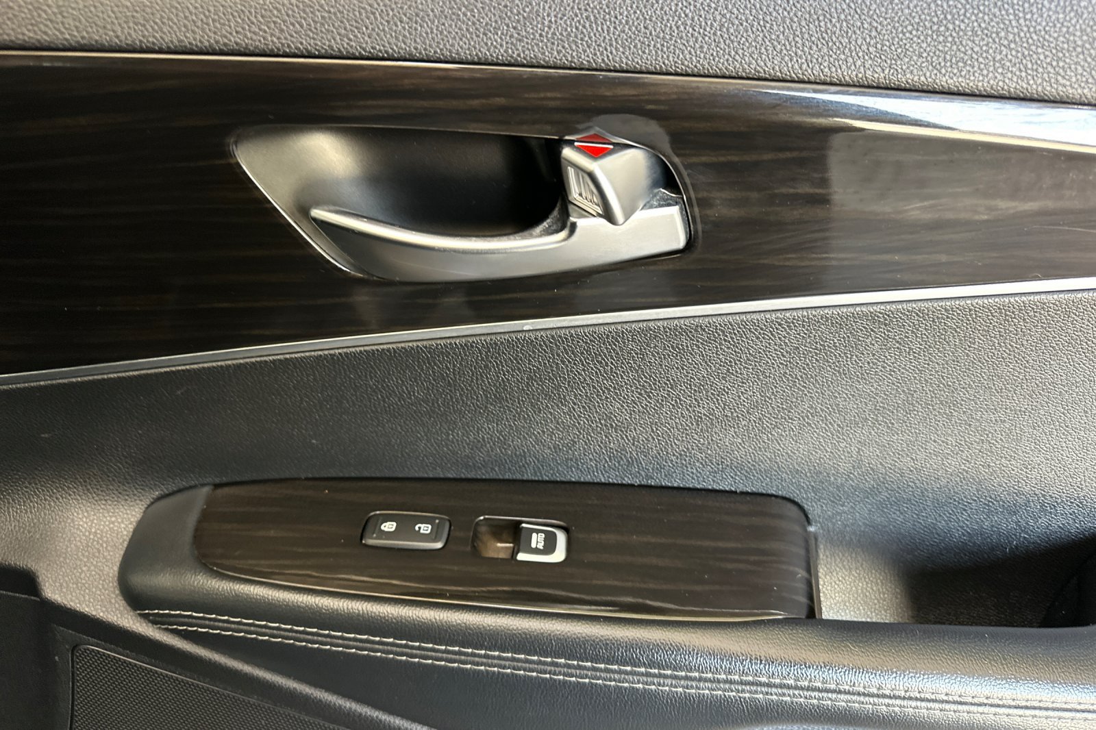 Used 2020 Silver Kia LX image 20