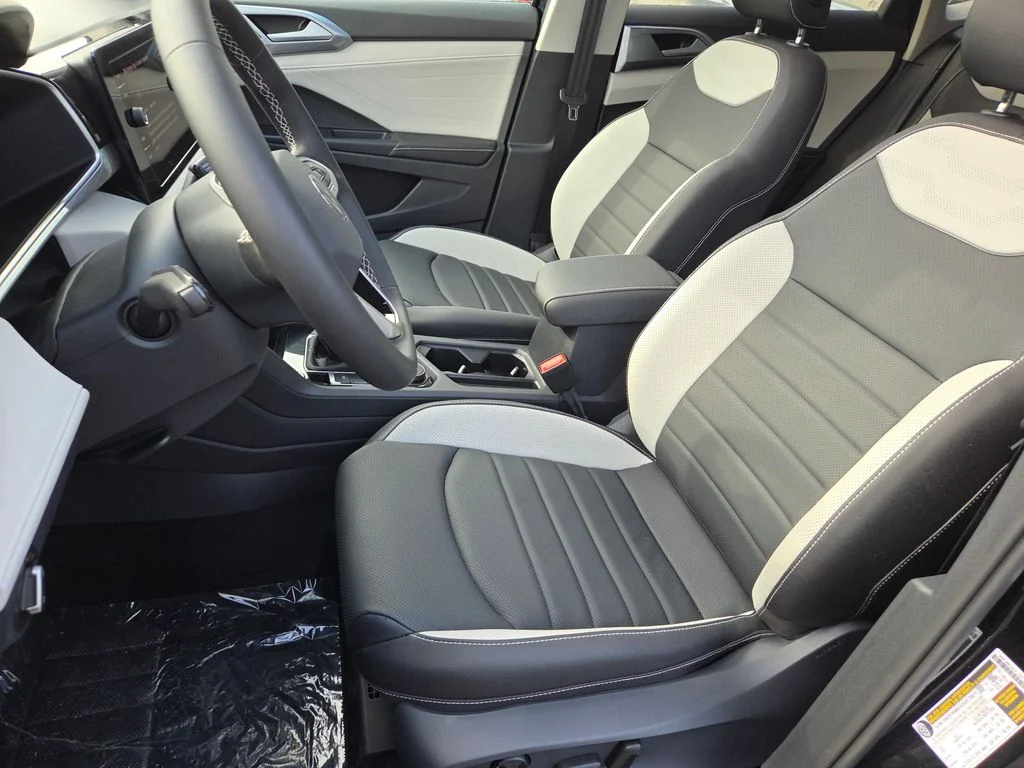 New 2026 Deep Black Pearl Volkswagen 1.5T SEL image 11