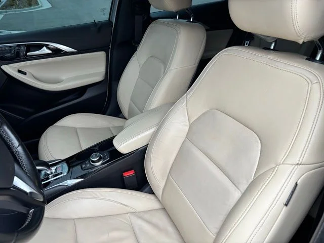 Used 2017 Silver INFINITI Premium image 12