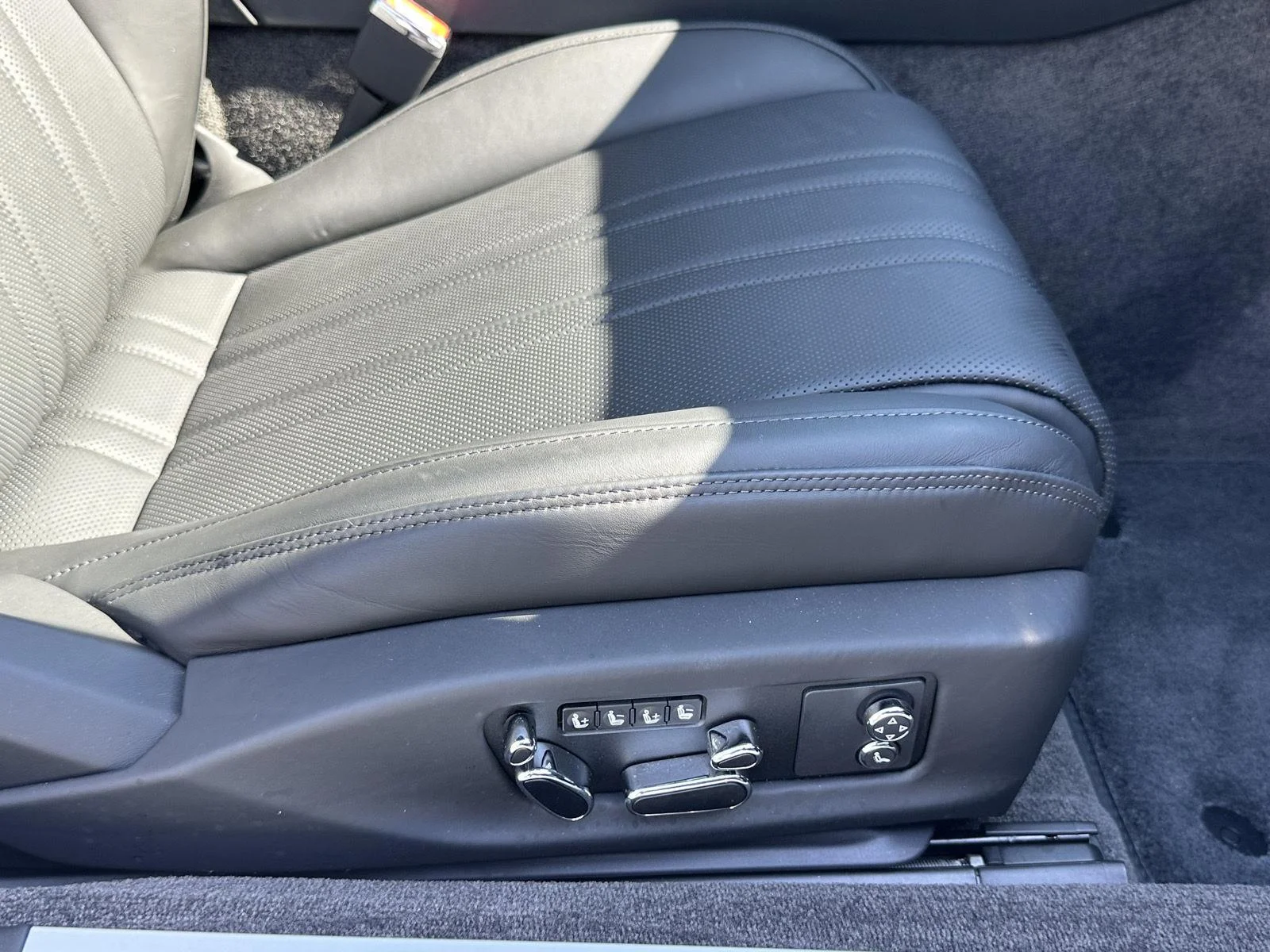 Certified Used 2026 BLACK Bentley GT V8 image 17