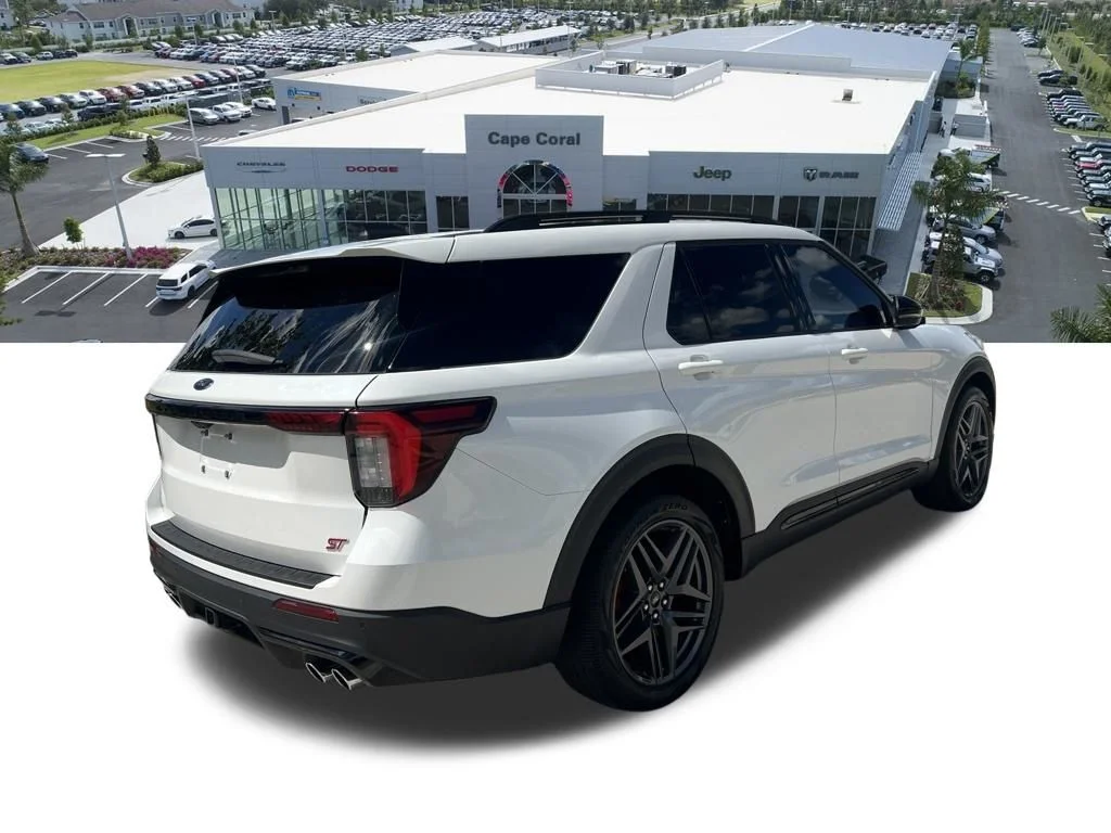 Used 2025 White Ford ST image 5