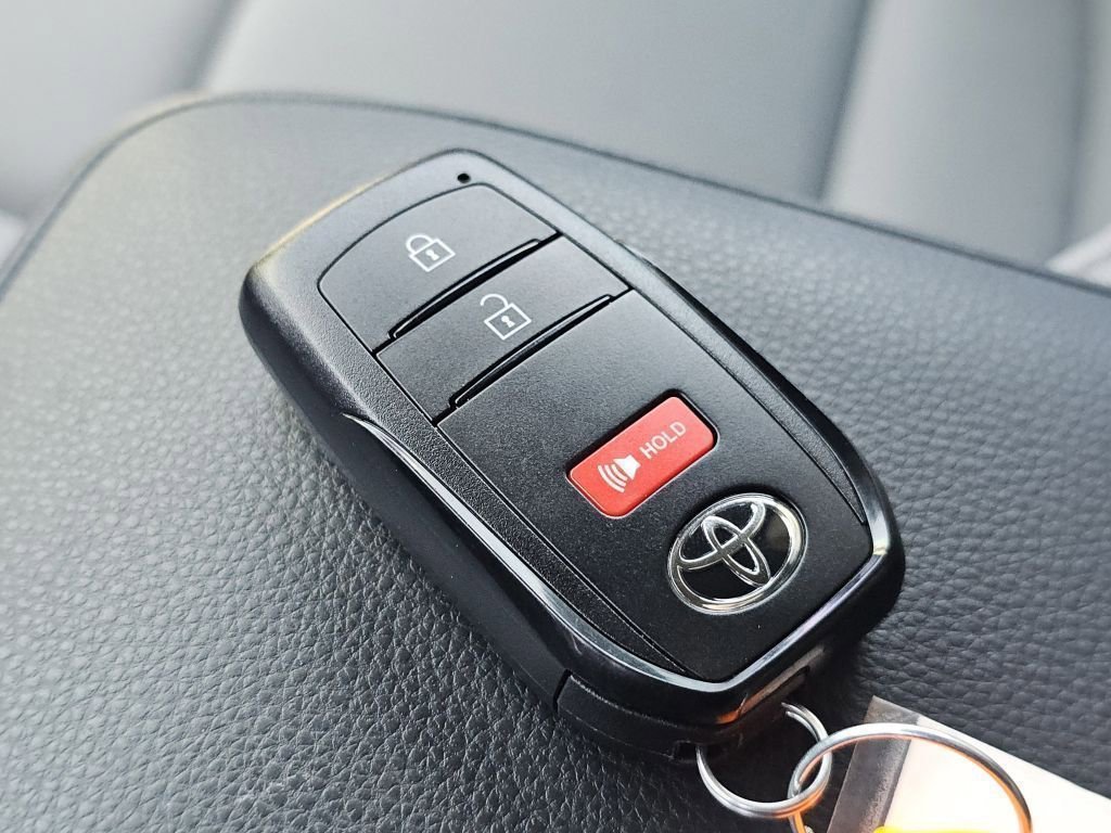 2025 Toyota Tacoma SR5 - Photo 39