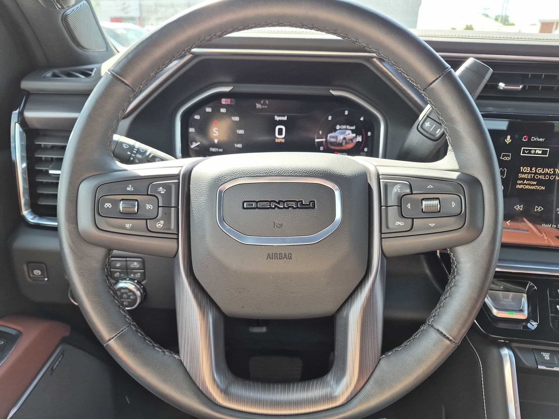2026 GMC Sierra 3500HD Denali Ultimate - Photo 15