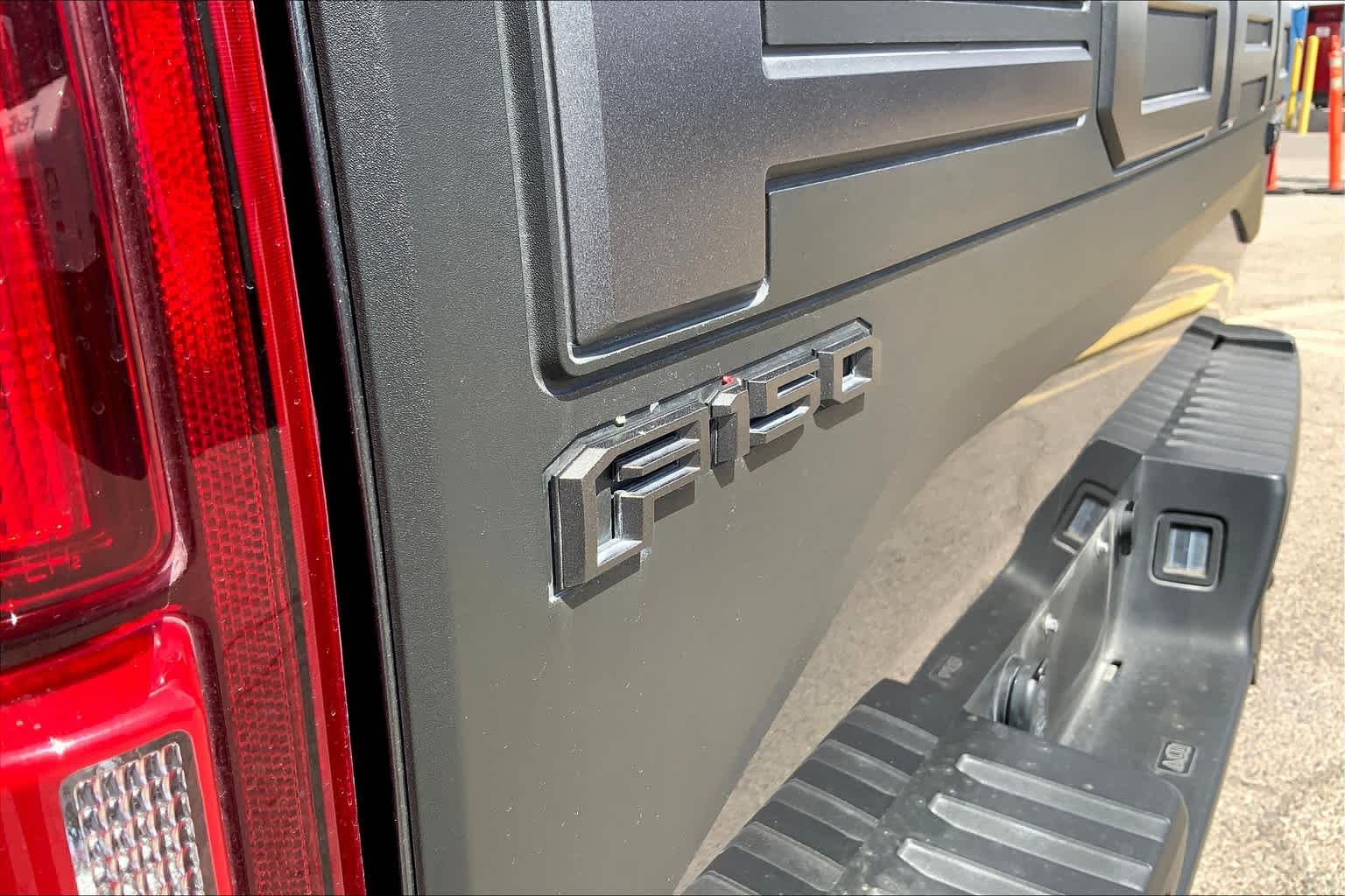 Used 2019 Magnetic Ford Raptor image 31