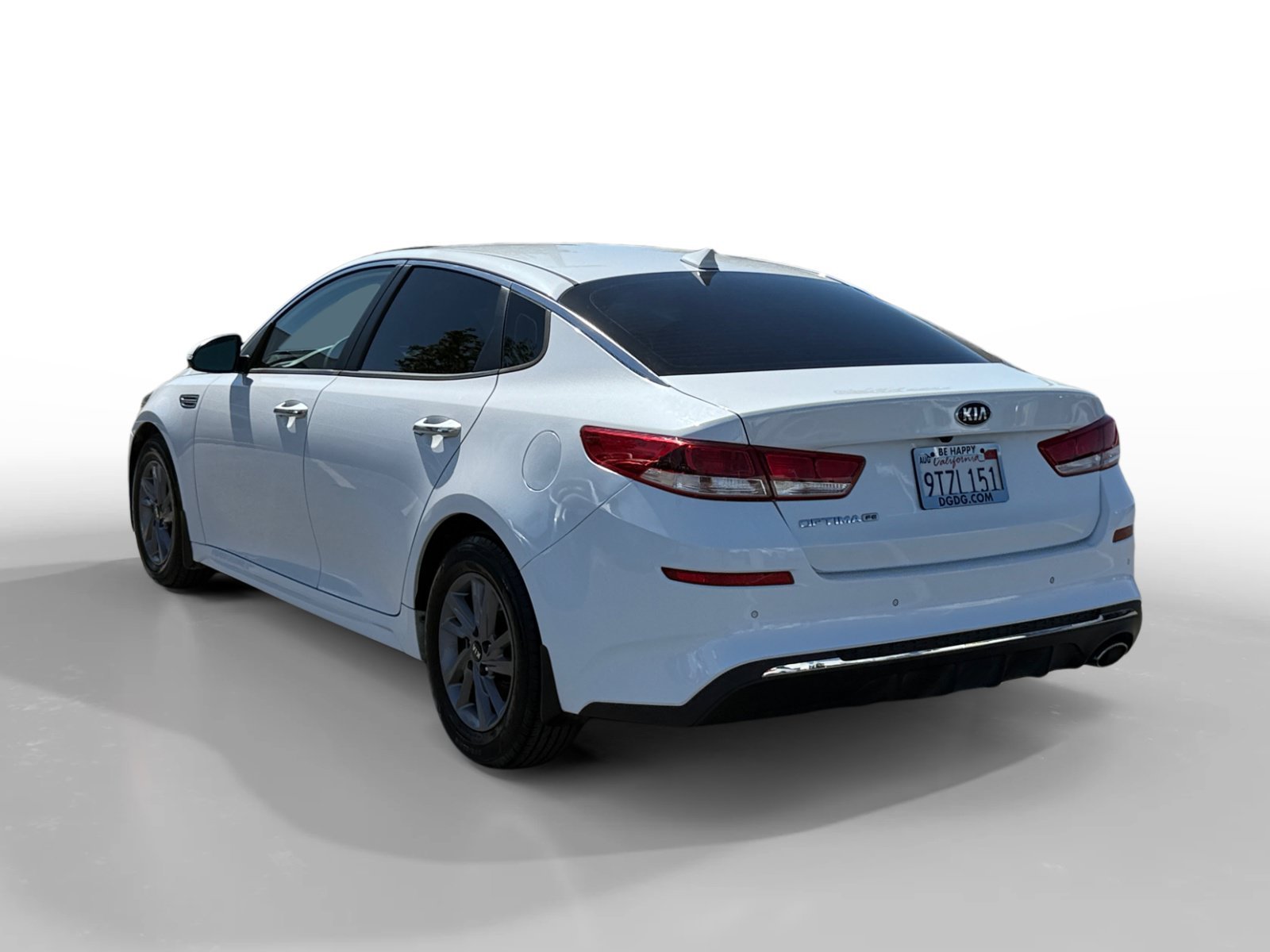Used 2020 Snow White Pearl Kia LX image 3