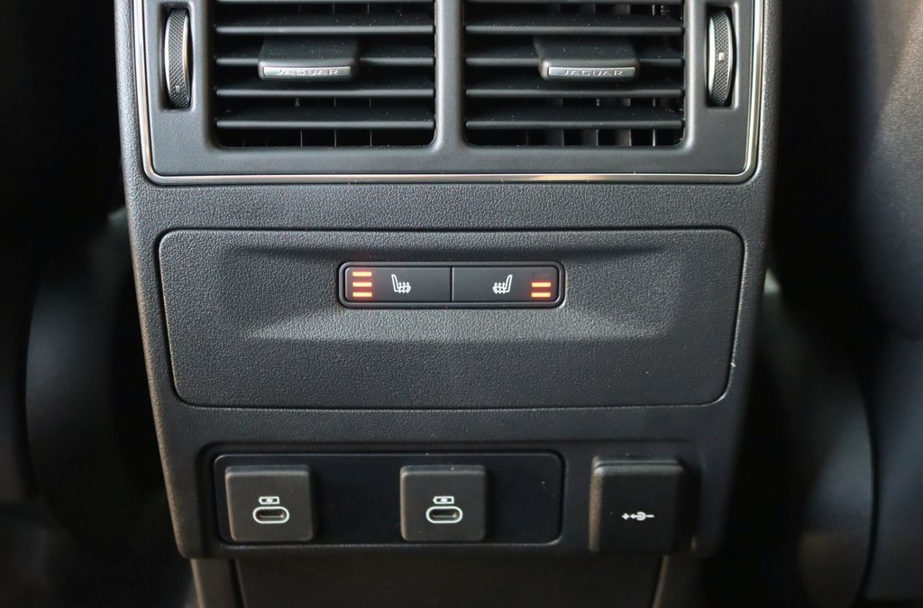 2026 JAGUAR F-PACE - Image 31