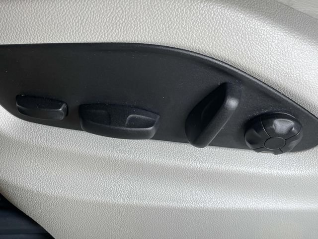Used 2022 Silver Porsche  image 17