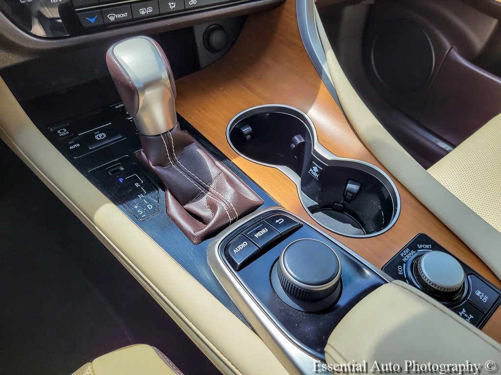 Used 2019 White Lexus 350 image 17