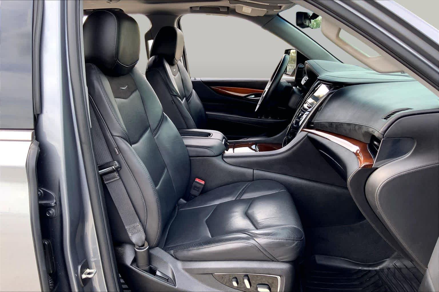 Used 2018 Satin Steel Metallic Cadillac Luxury image 9
