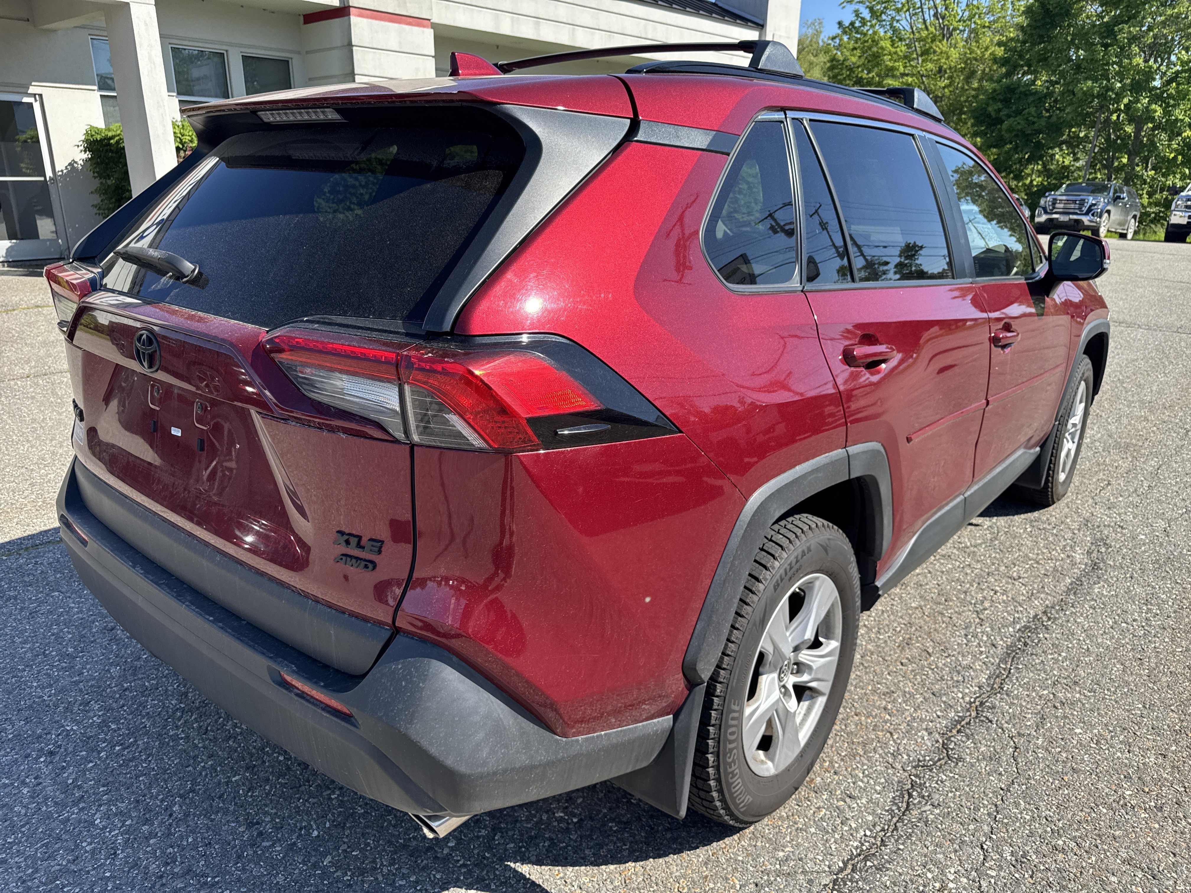 Used 2019 RUBY FLARE PEARL Toyota XLE image 5