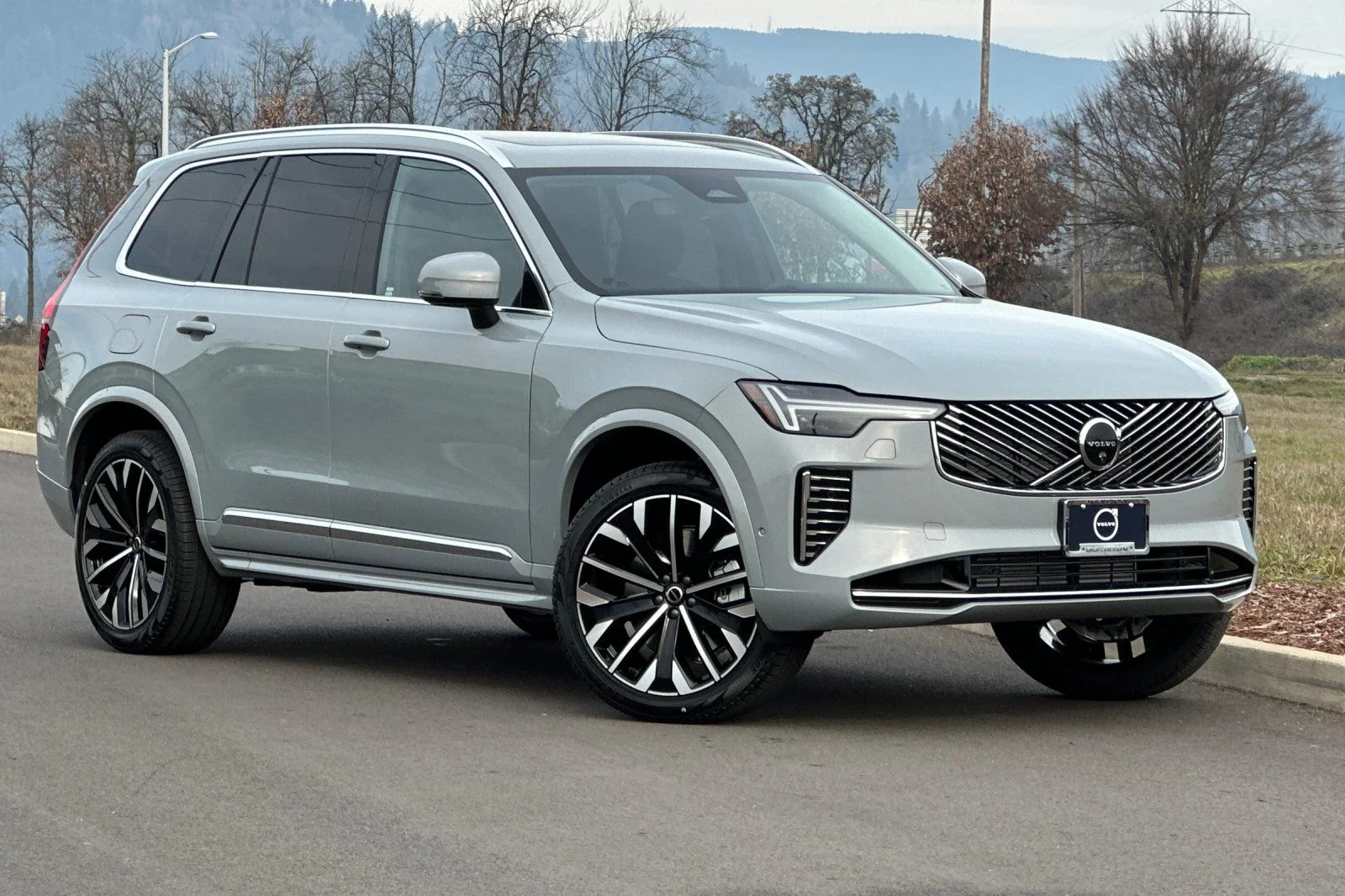 2026 Volvo XC90 T8 Recharge Plus Bright 7-Seat 4WD's photo