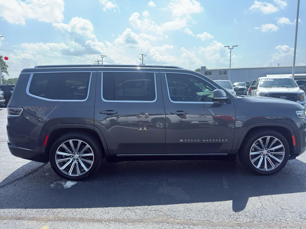 Used 2022 Baltic Gray Metallic Clearcoat Jeep Series II image 4