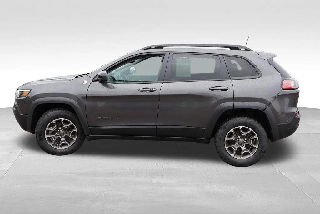 Certified Used 2022 Gray Jeep Trailhawk image 9