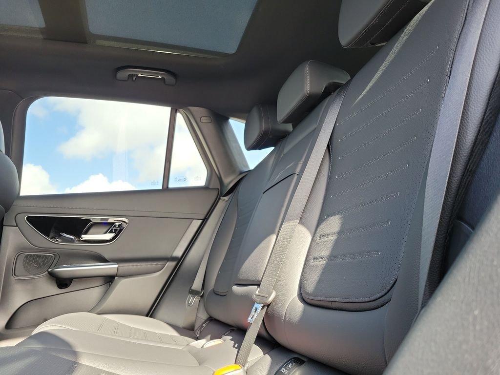 New 2026 Black Mercedes-Benz GLC 300 image 9