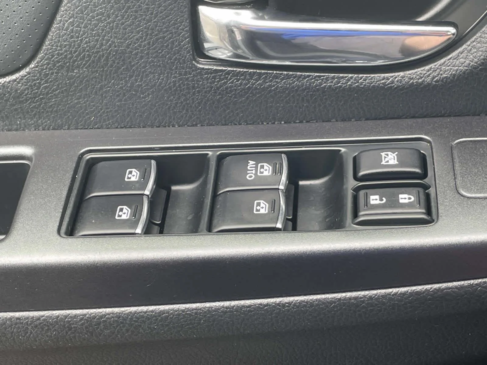 Used 2016 Dark Gray Metallic Subaru Limited image 29