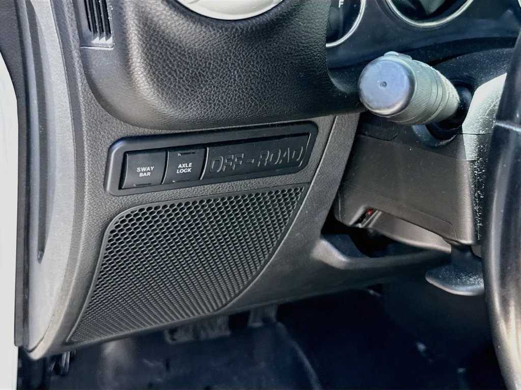 Used 2016 White Jeep Unlimited Rubicon image 11