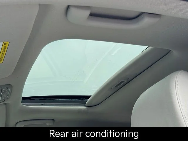 Used 2022 White Kia SX image 18