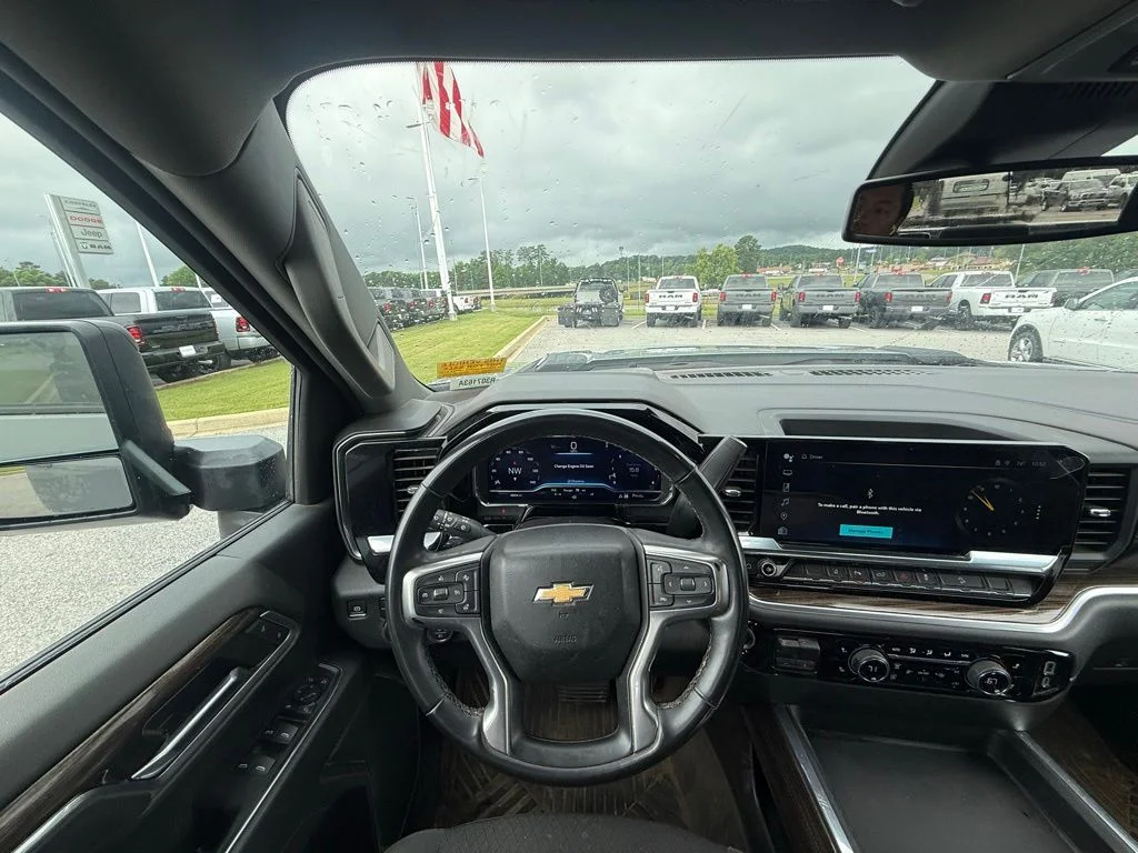 Used 2024 Gray Chevrolet LT image 9