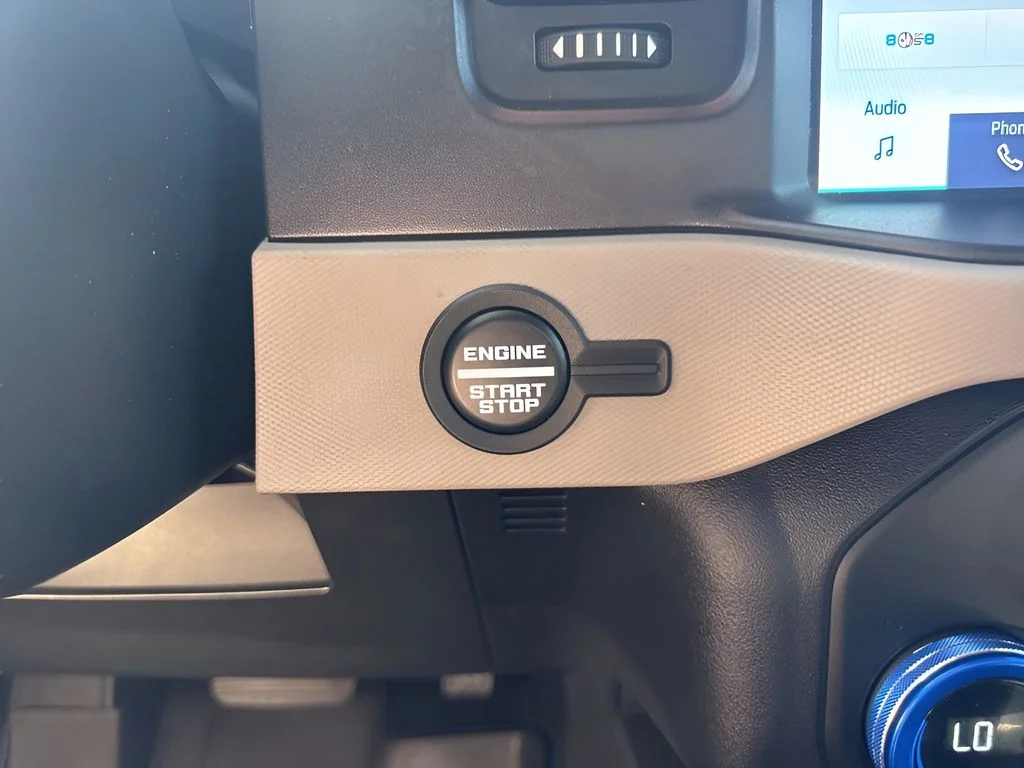 Used 2023 Green Ford Wildtrak image 25