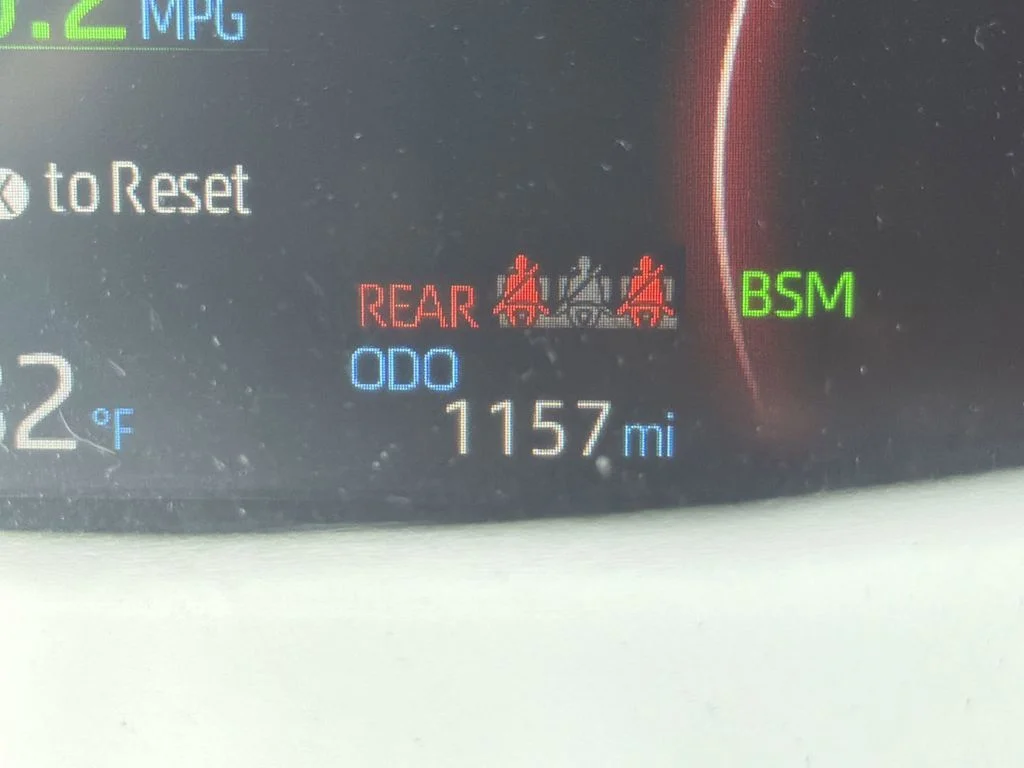 Used 2025 White Toyota XLE image 18