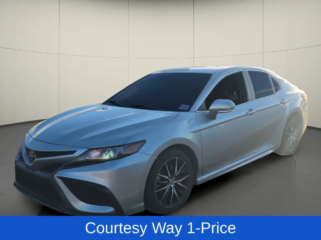 Used 2022 Silver Toyota SE image 4