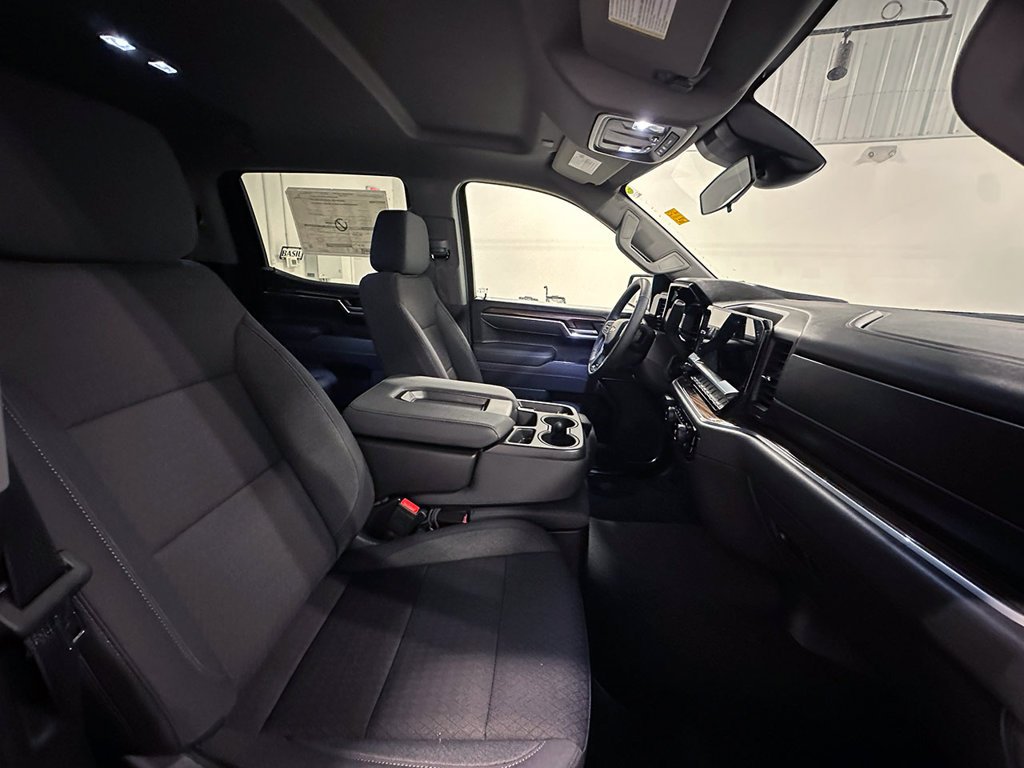 Used 2025 Gray Chevrolet LT image 25