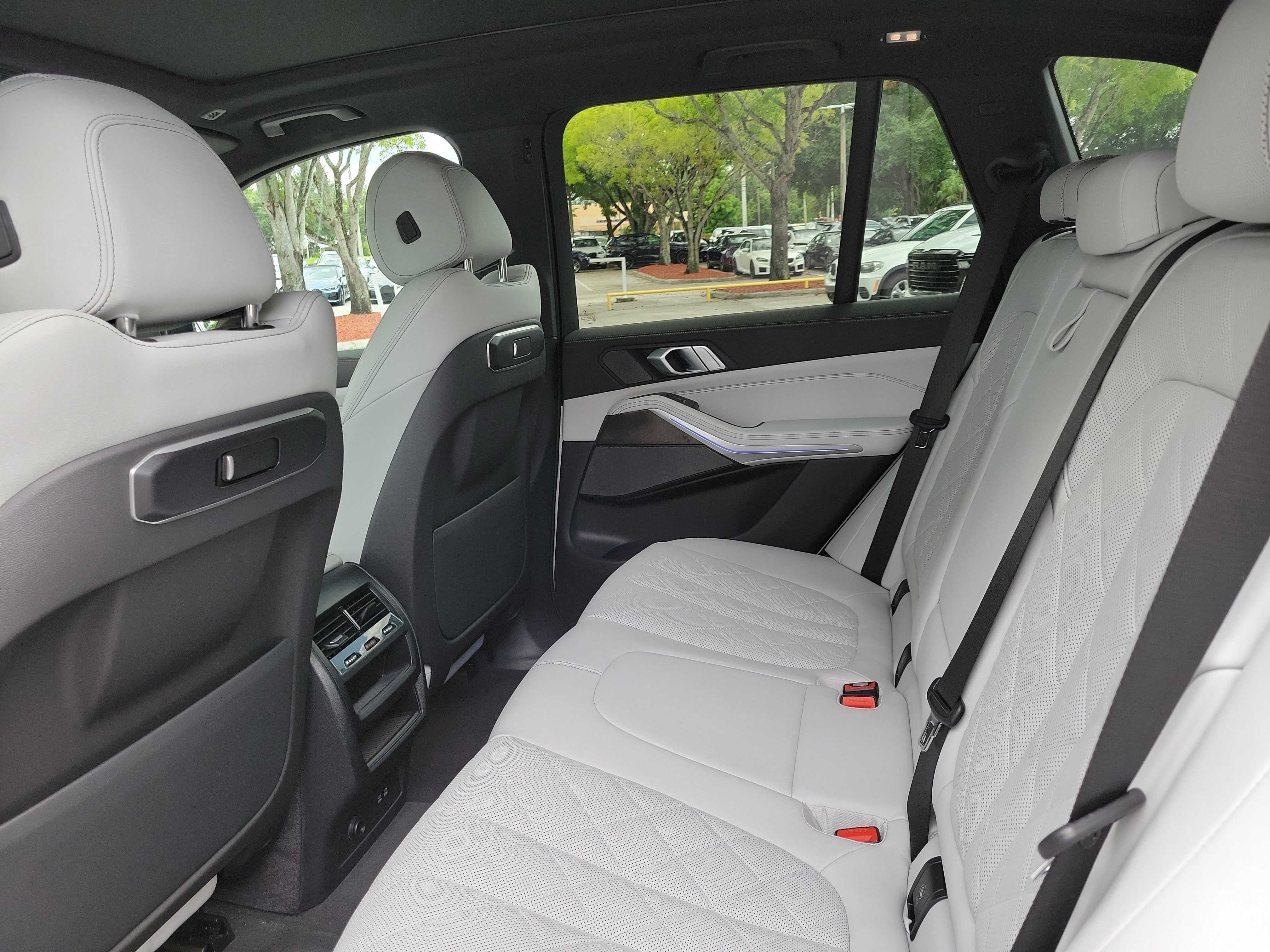 Certified Used 2024 Alpine White BMW xDrive40i image 13