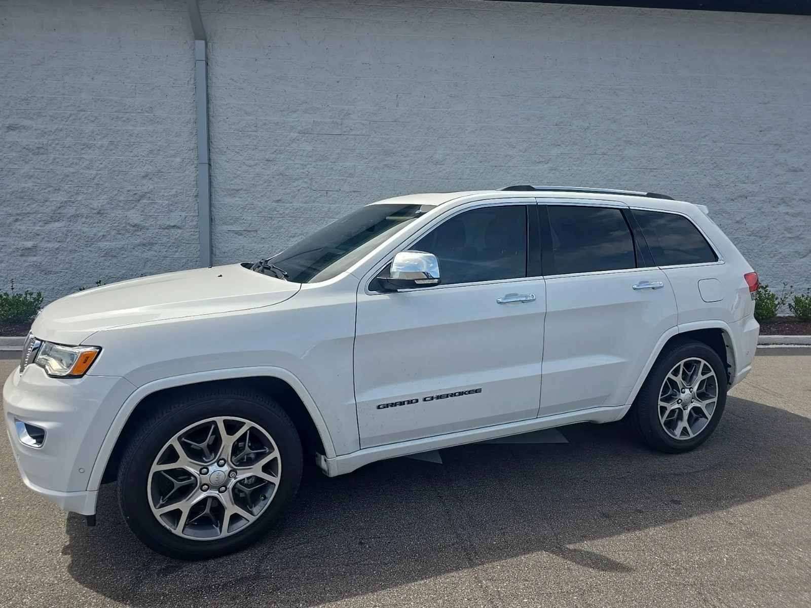 2020 Jeep Grand Cherokee Overland 4WD's photo