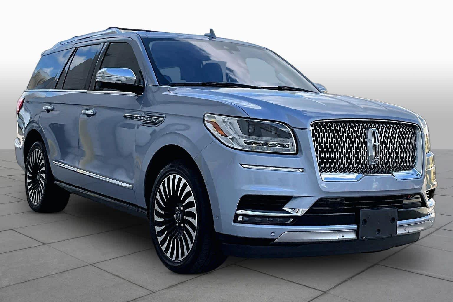 Used 2018 Chroma Crystal Blue Lincoln Black Label image 3